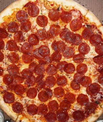 If you give us the option of a fancy dinner or pizza.... we will chose PIZZA!!! Our favorites are Five Points Pizza in Nashville and Home Slice in ATX