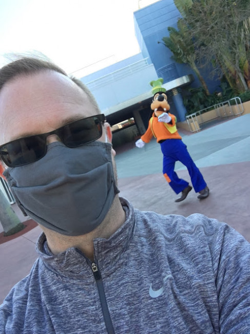 David's tradition on all our Disney trips: a selfie with Goofy. And Goofy waved this time! David's tradition on all our Disney trips: a selfie with Goofy. And Goofy waved this time!