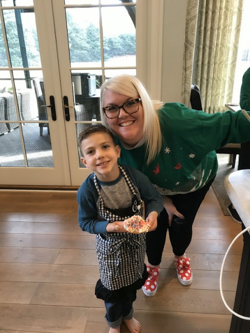 Every year, Alex and her two step-sisters compete in a Christmas cookie bake-off. She may not have won last year, but she and Anderson had a good time!
