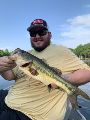 We love doing outside activities. Hunter goes fishing and hunting with friends often. Melissa joins him to fish sometimes or read a book by the pond while Hunter will fish.